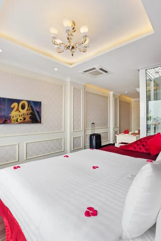 Suite with Balcony β Luxury Old Quarter Hotel & Gym